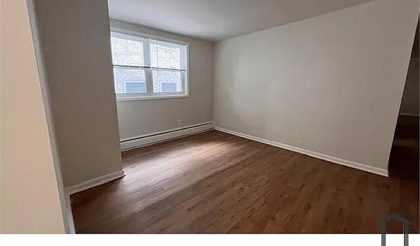 5 bed, 1265 sqft, $5,850 — Photo 4