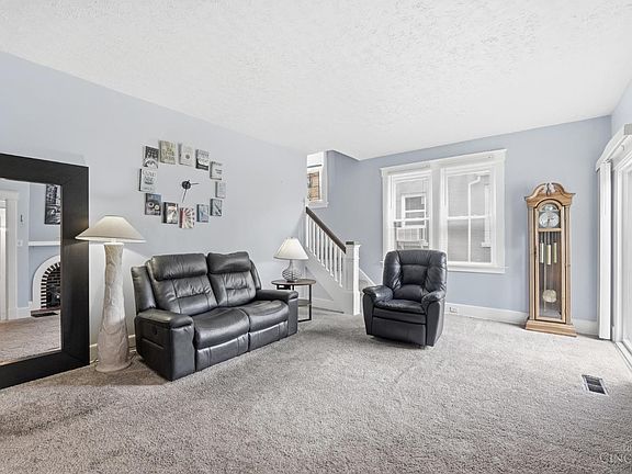 4th image of 4024 Paddock Rd