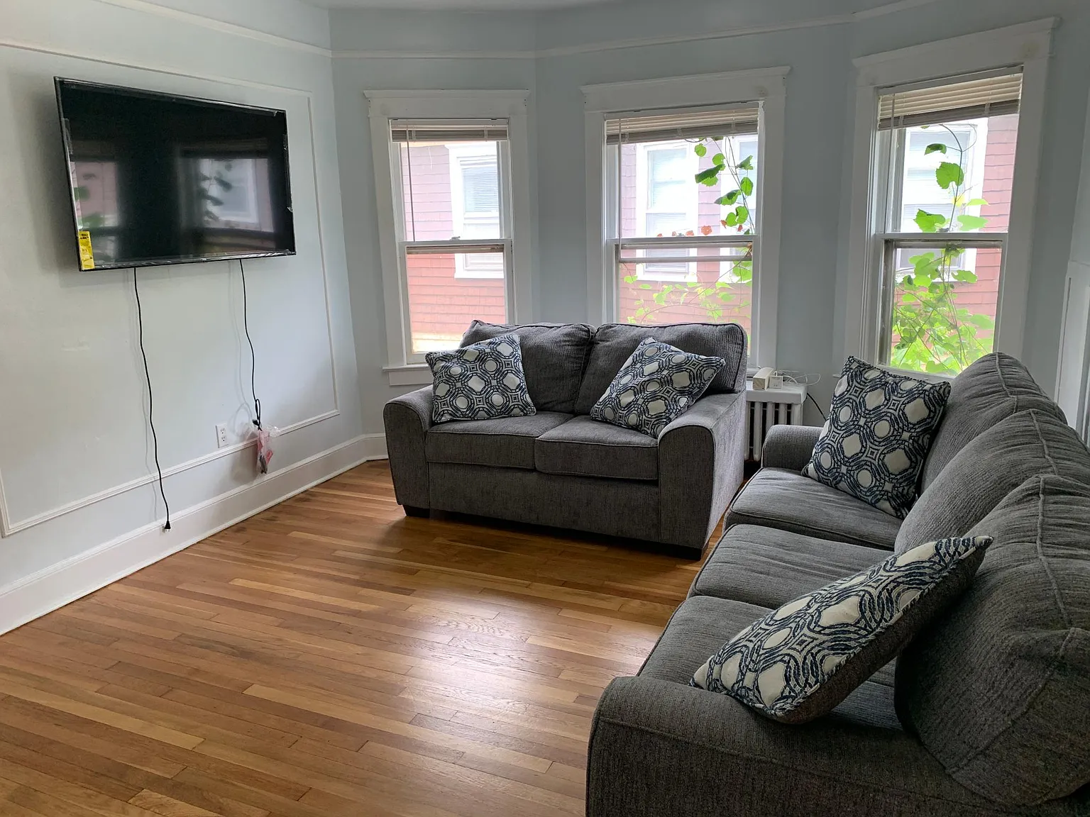 2 bed, 1600 sqft, $1,690 — Photo 2