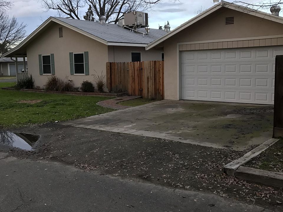 2nd image of 4654 E Princeton Ave