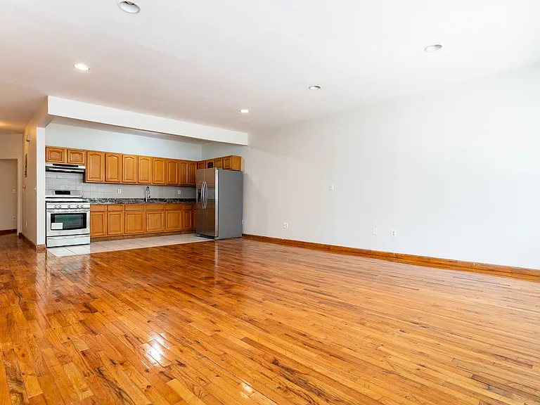 317 Pulaski St #1 — Photo 4