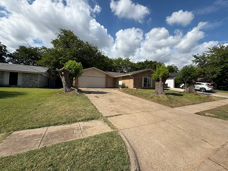 609 Marlow Pl — Photo 1