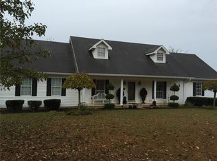 833 Capshaw Rd, Smithville, TN 37166