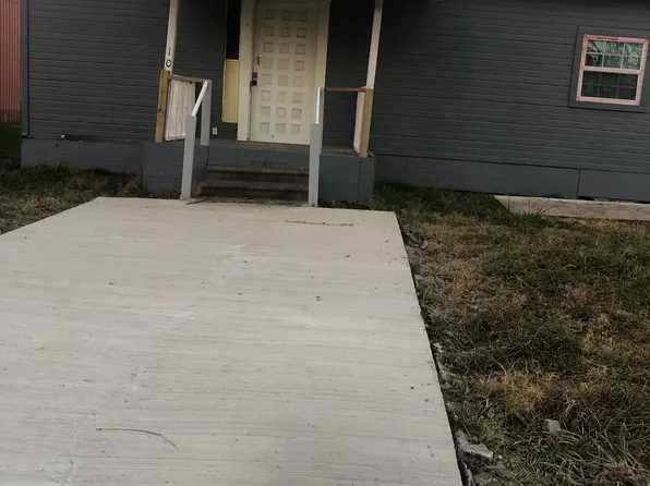 109 E Marsalis St, Celeste, TX 75423