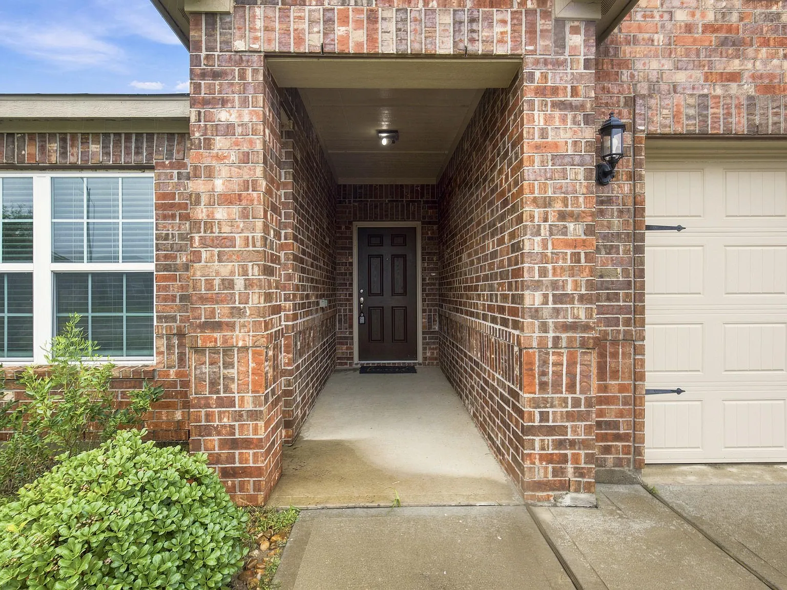 3 bed, 2.0 bath, 1352 sqft, $1,750 — Photo 4