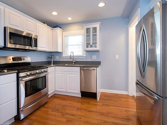 4th image of 14611 Harley Ave