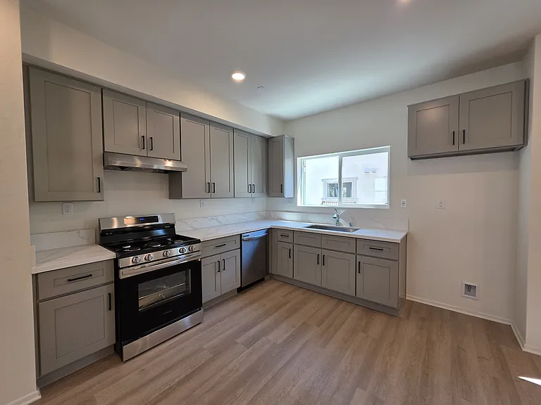 1626-1630 W Mission Blvd #103 — Photo 4