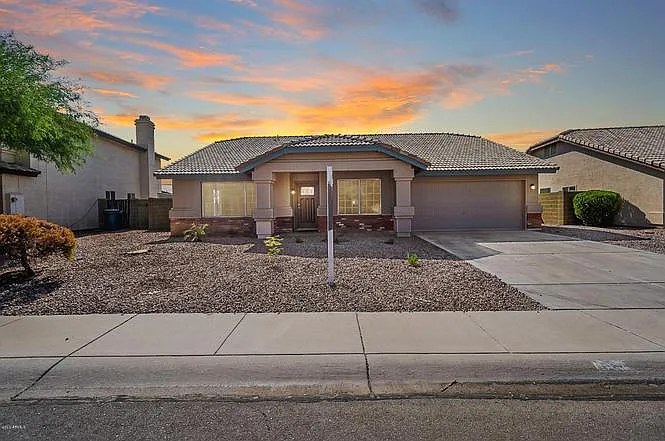 3 bed, 2058 sqft, $2,800 — Photo 3