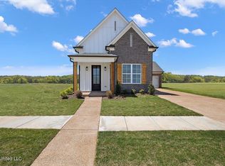 866 Coahoma Ct, Nesbit, MS 38651