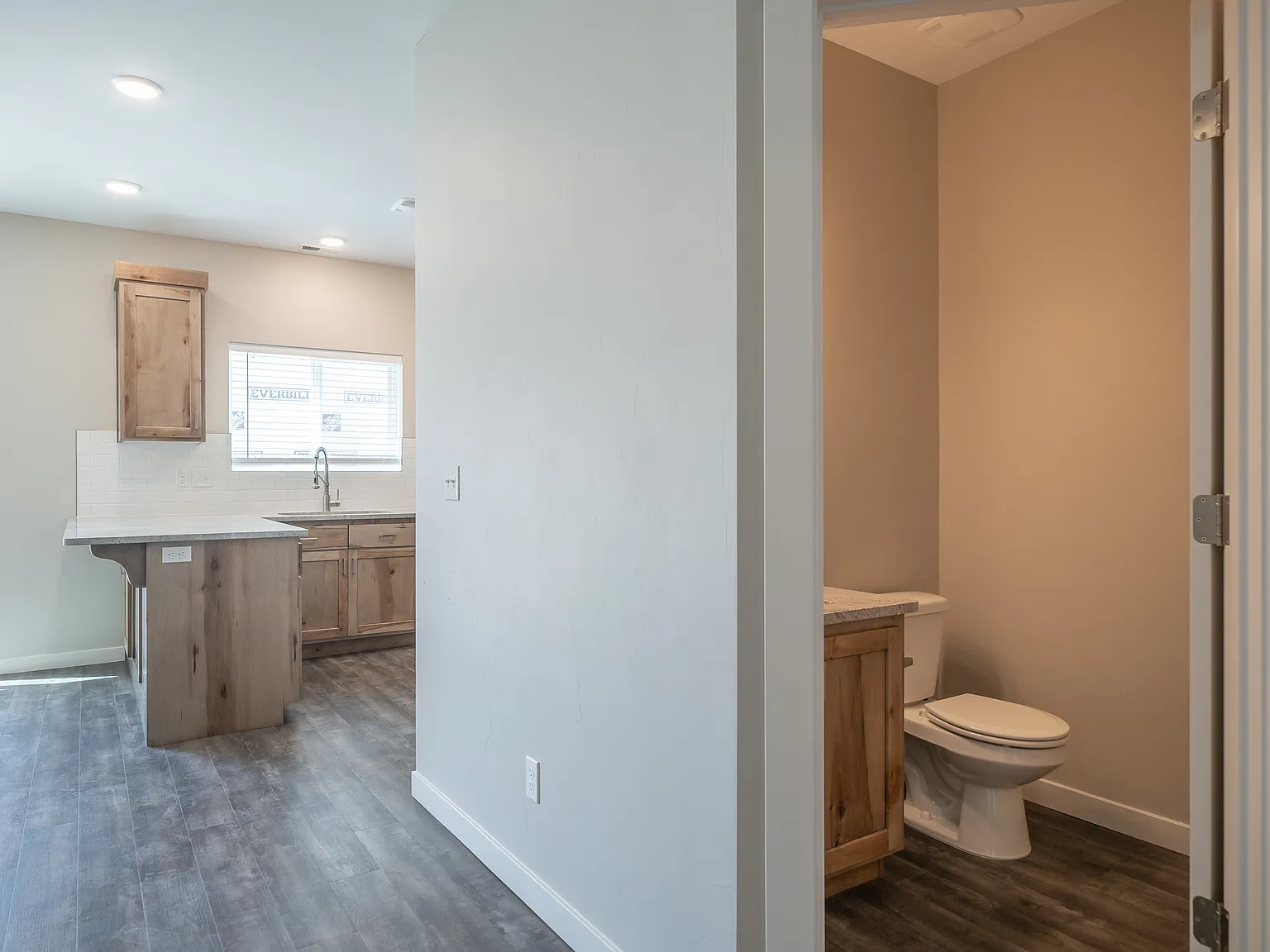 3 bed, 2.5 bath, 1437 sqft, $1,745 — Photo 4