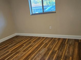 21 Crescent Lake Dr #27, North Fort Myers, FL 33917