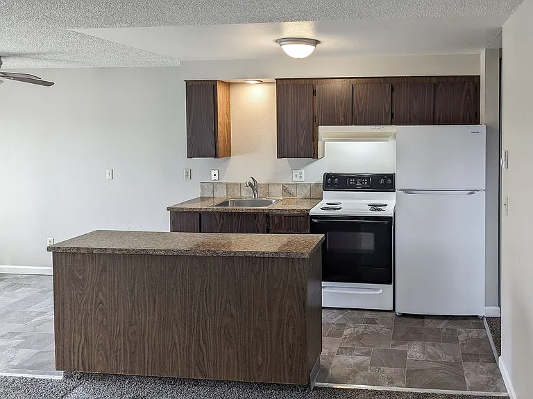 Apartment Complex ~ Murphy Manor — Photo 39