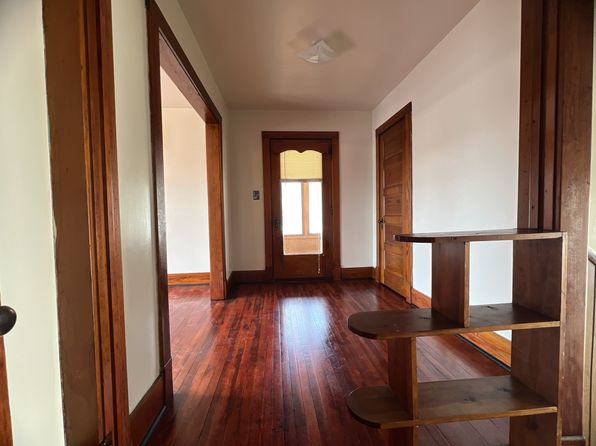2494 Central Ave #1/2, Dubuque, IA 52001