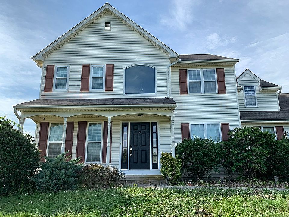 1st image of 128 Farm View Dr