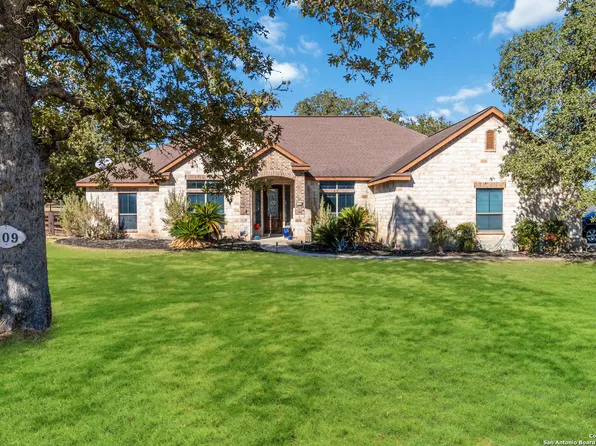 109 legacy ranch, La Vernia, TX 78121