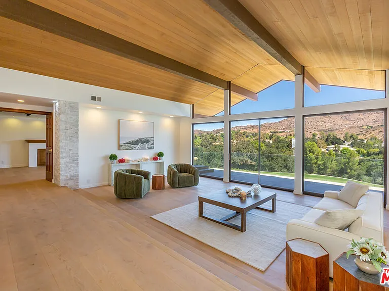 5109 Lakeview Canyon Rd — Photo 4