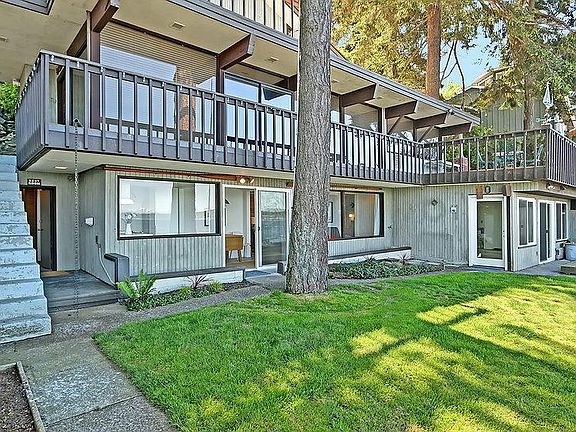 Beach apartment entry, and stairs coming from the upper walkway