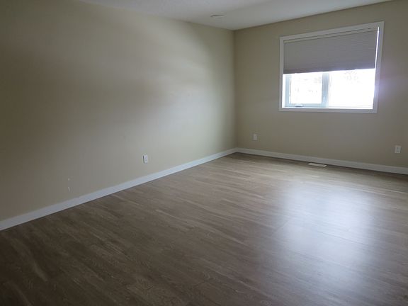 4th image of 4317 49th Ave #104