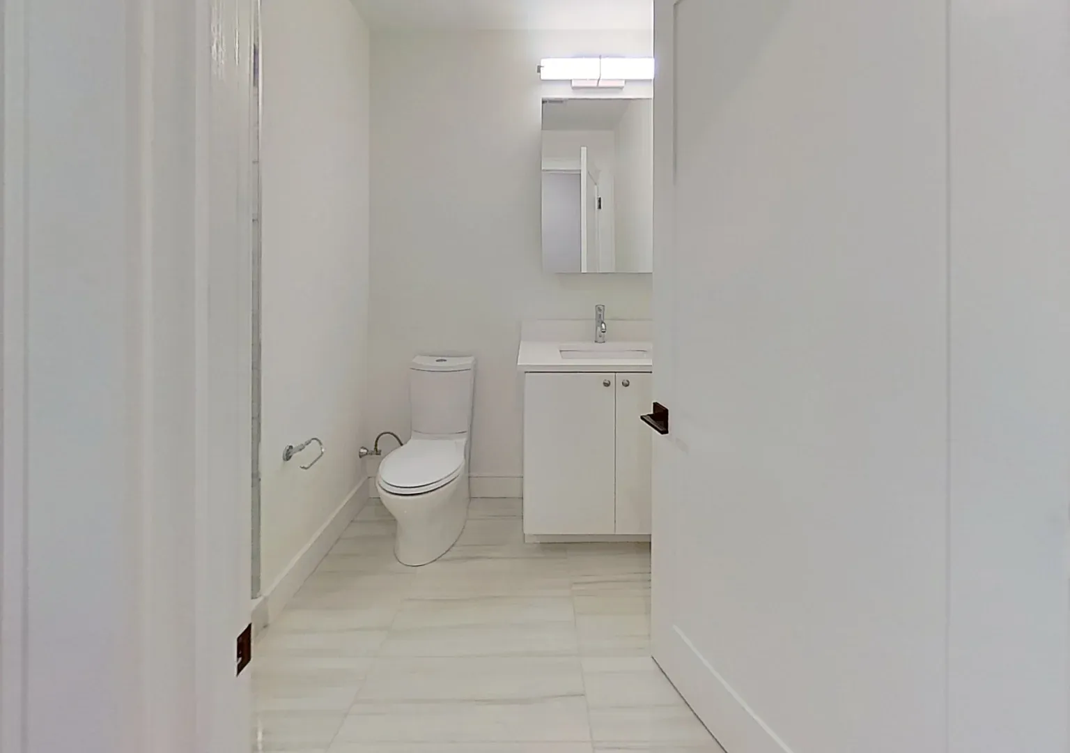 2 bed, 860 sqft, $3,895 — Photo 3