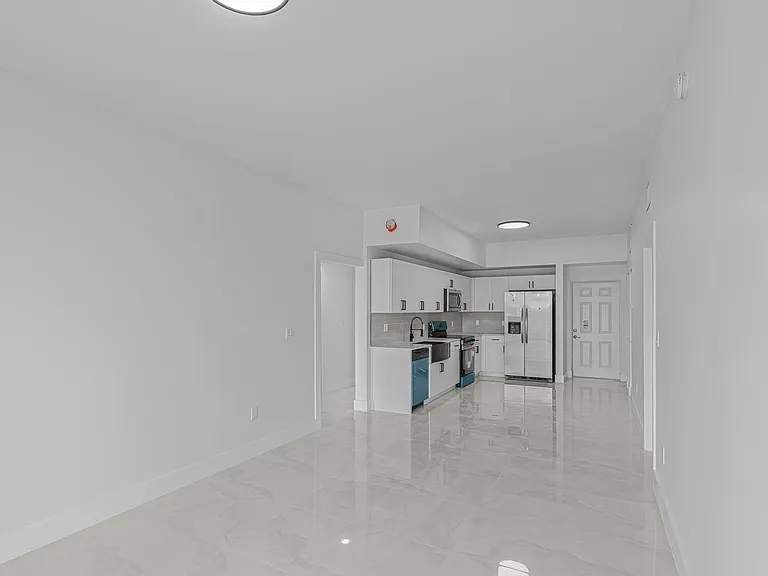 16925 SW 100th Ave #B1 — Photo 6