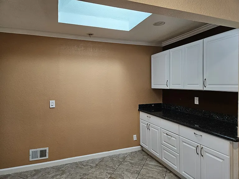 1137 W Knickerbocker Dr — Photo 10