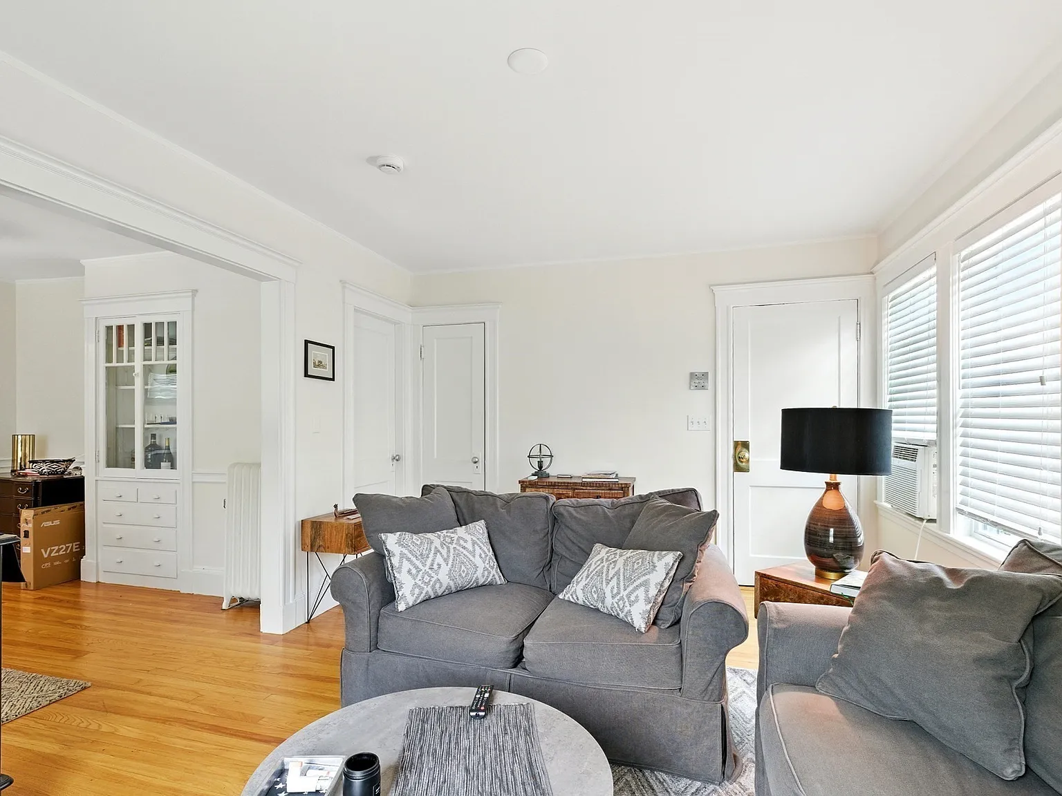 2 bed, 1.0 bath, 1100 sqft, $3,800 — Photo 3