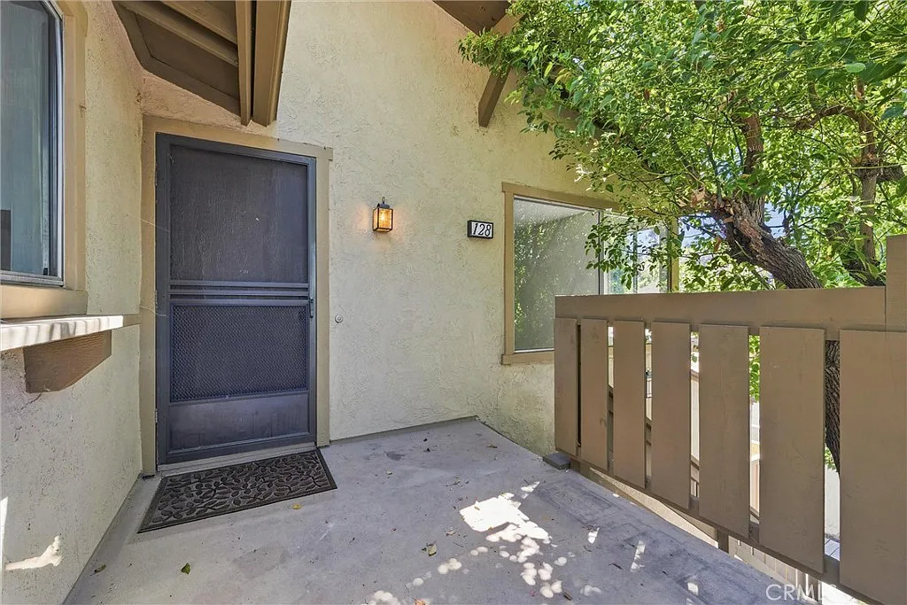 2 bed, 917 sqft, $3,250 — Photo 3