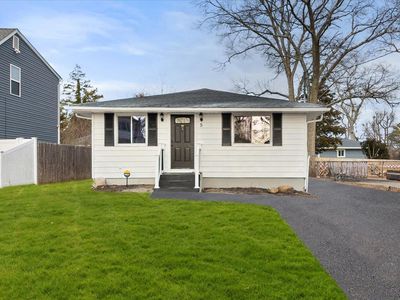 5 Terry Drive, Mastic, NY, 11950