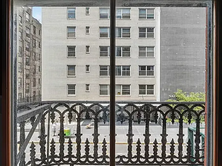 130 W 10th St #2/3 — Photo 9