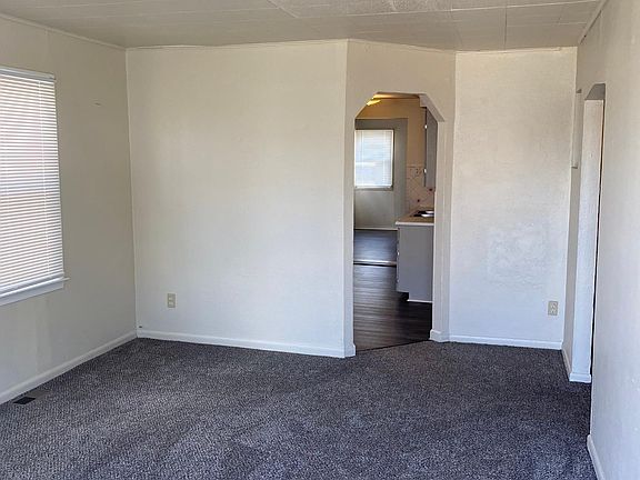 4th image of 13996 Hobart Ave Unit 1