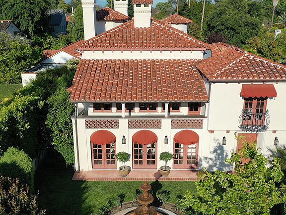 2nd image of 616 S Sierra Bonita Ave