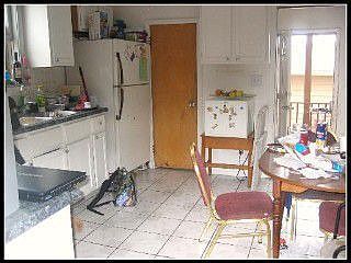 4th image of 906 N 24th Ave