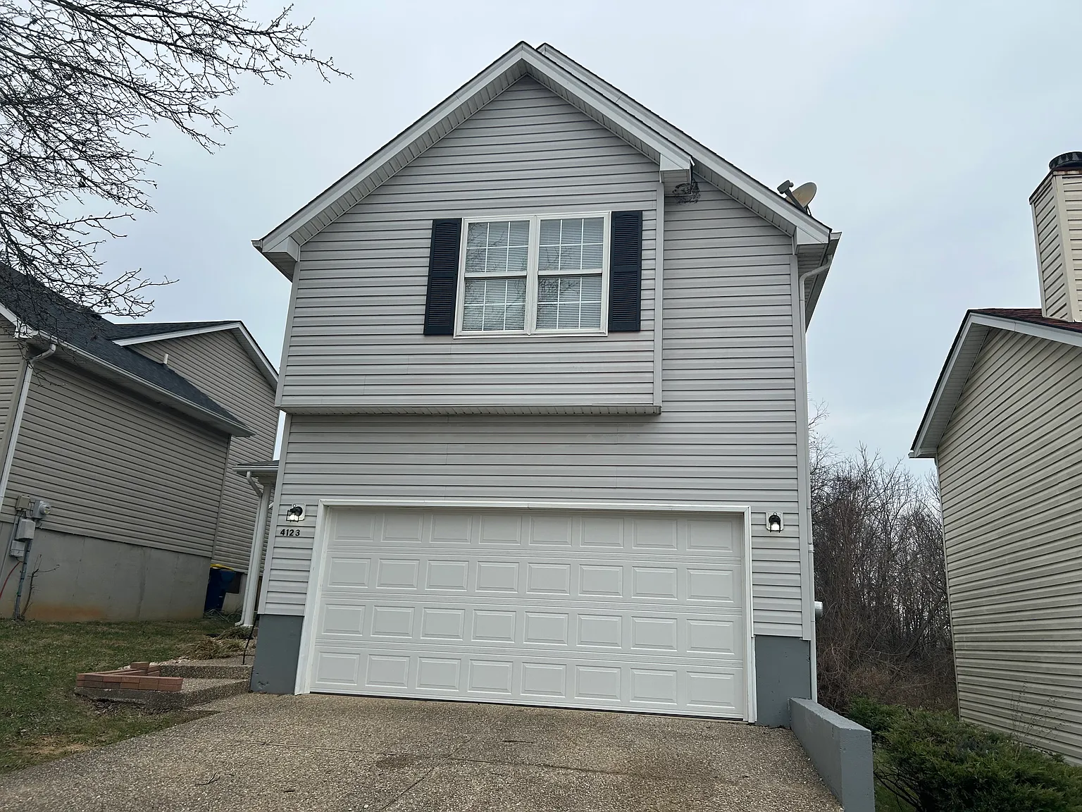 4 bed, 2035 sqft, $2,400 — Photo 2