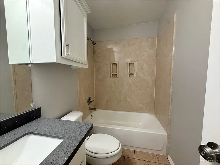 714 Jade St #A — Photo 10