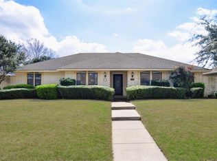 1928 Westminster Dr, Carrollton, TX 75007