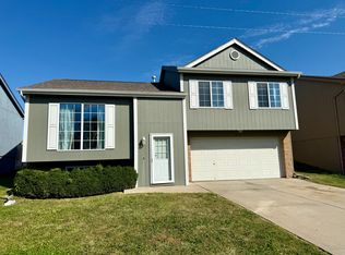 19016 R St, Omaha, NE 68135