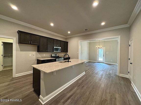 4th image of 304 Rose Of Sharon Ln