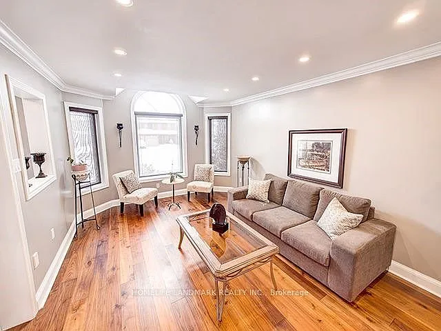 279 Chambers Cres — Photo 8