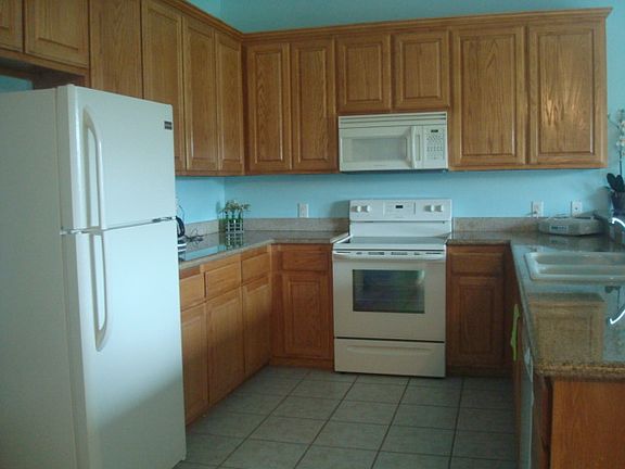 3rd image of 113 E Pike St