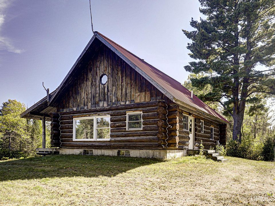 1st image of 210 Pond Rd