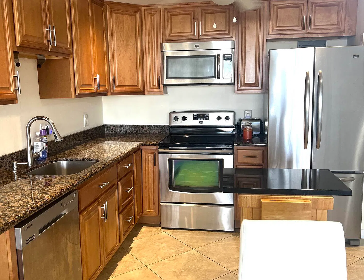2 bed, 2.0 bath, 960 sqft, $1,750 — Photo 3