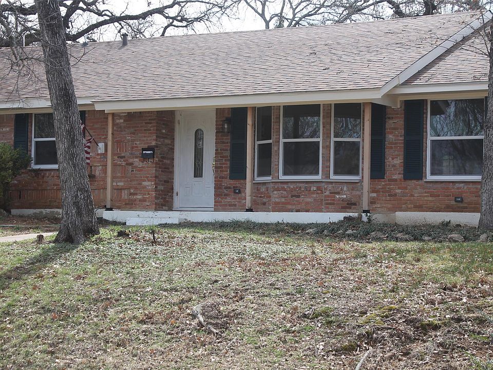 1st image of 526 Lakeside Dr #1