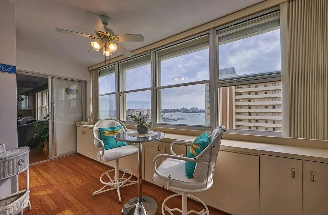 2 bed, 1100 sqft, $2,200 — Photo 2