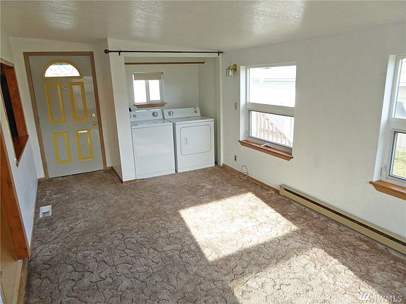 3rd image of 304 East St