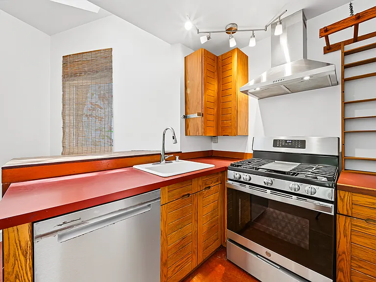 430 Altair Pl — Photo 24