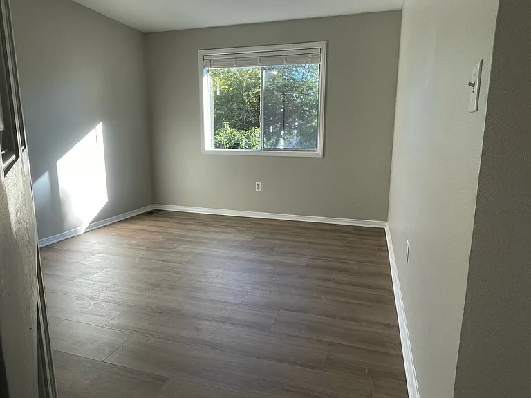 11613 SE 77th Pl — Photo 12