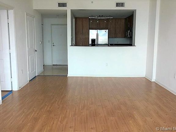 4th image of 7904 Harbor Island Dr