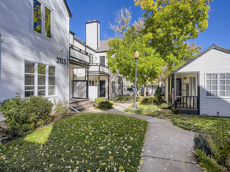 2113 Walnut St #9B — Photo 3