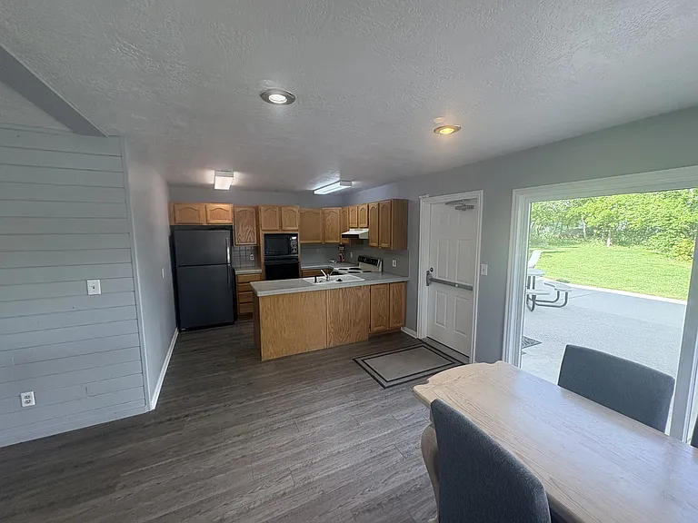 1004 Uri Ln #2 — Photo 32