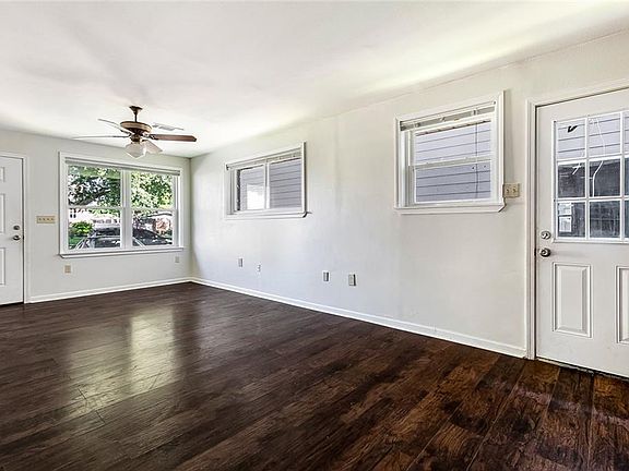 4th image of 6185-87 Bellaire Dr